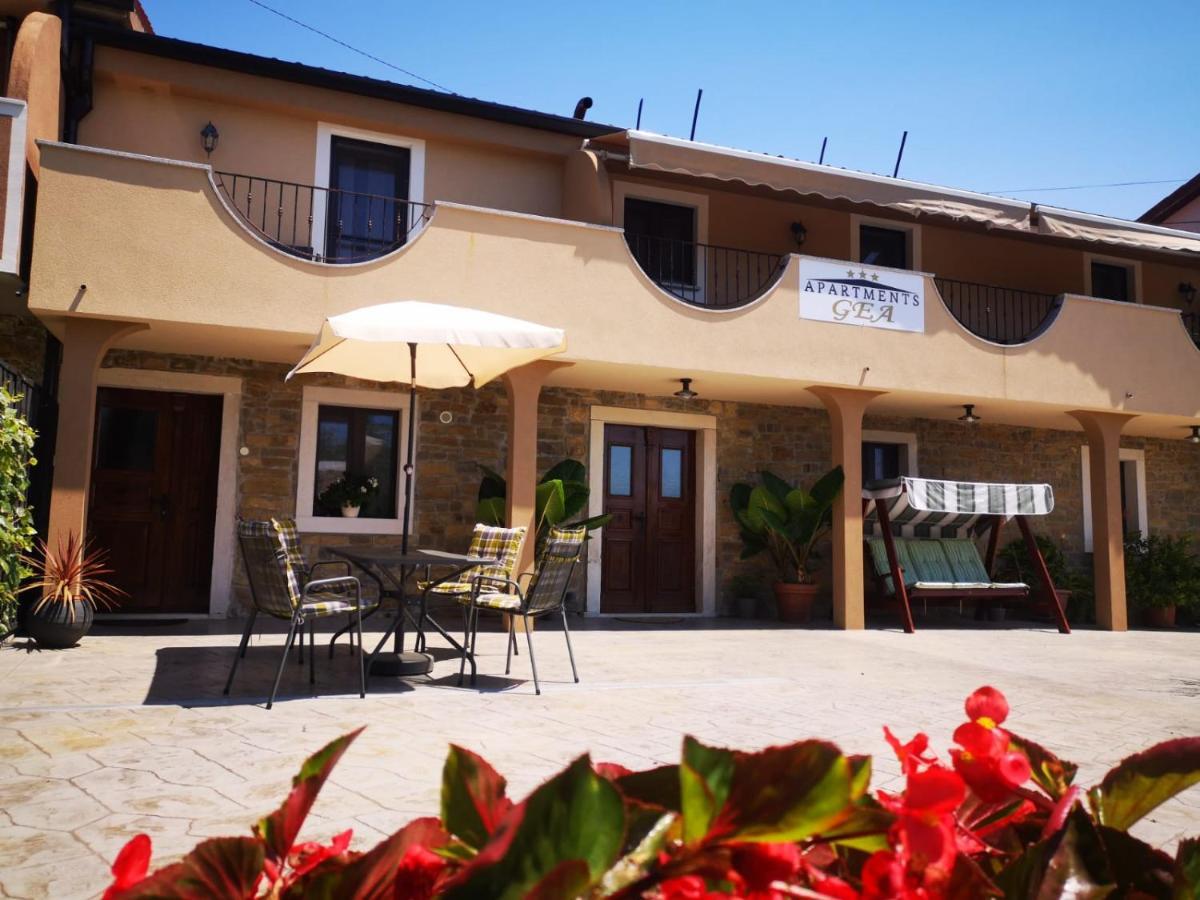 Apartments Gea Lucija Extérieur photo
