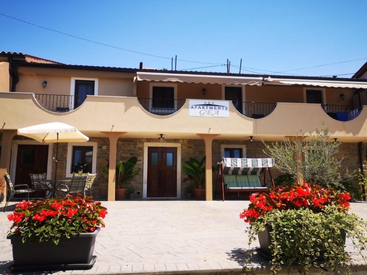 Apartments Gea Lucija Extérieur photo